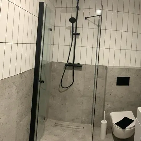 Apartman 44 *